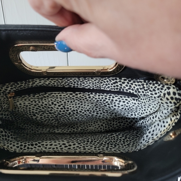 purse with fringe - Picture 4 of 5